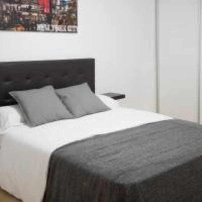 Apartamento Sotano En Gran Via Мадрид Екстер'єр фото